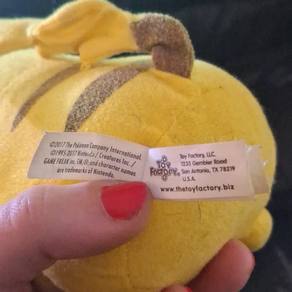 2017 Toy Factory Pikachu plush - Picture 3 of 3